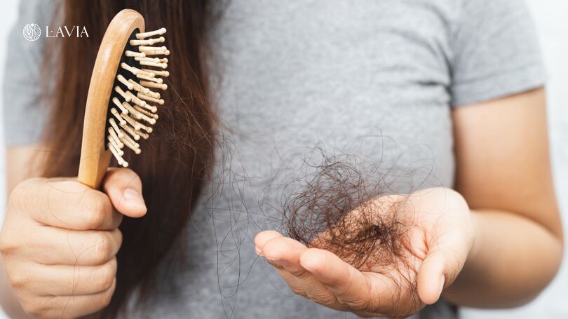 1. Cách ngăn rụng tóc và làm dày tóc bằng muối